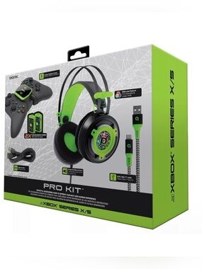 Bionik Pro Kit Xbox Series X/S RGB Headset Charge Base 2x Battery Pack USB Cable